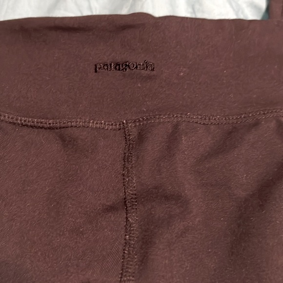 5/$25 Patagonia Cropped Flared Yoga Pants M Medium - Picture 2 of 3